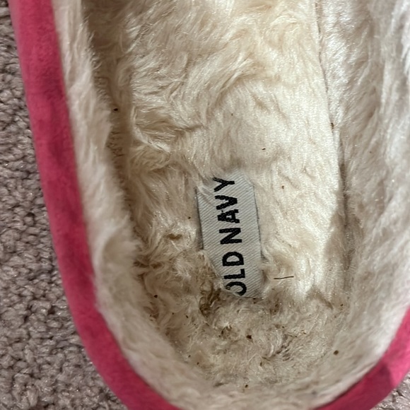 Old Navy Hot Pink Shearling slippers- size 10 - Picture 2 of 4